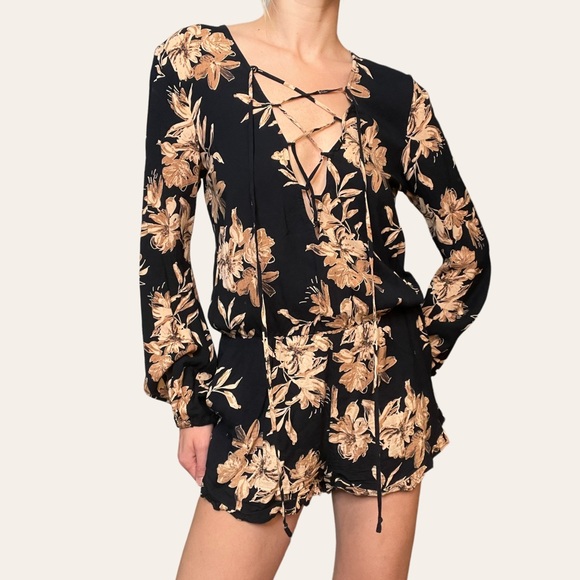 Mahina Black & Beige Floral Lace Up Romper - Picture 1 of 2